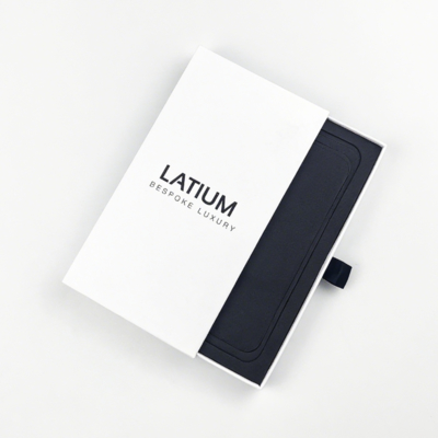 Tamanho personalizado Acceptado Caixas de embalagem de gaveta deslizante para iPhone 17 Case Acessórios de espuma incluídos e design especial de papel